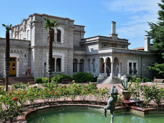 Юсуповский дворец в Крыму нужно посетить обязательно!