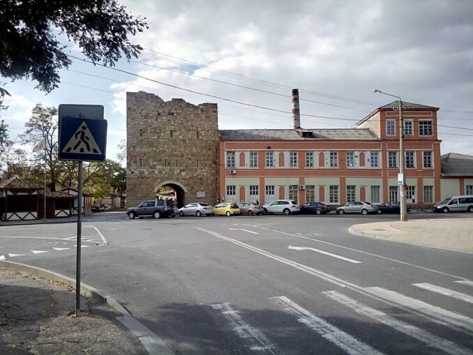 Главный вход в старый город находится в Евпатории в башне Одун-базар капусы