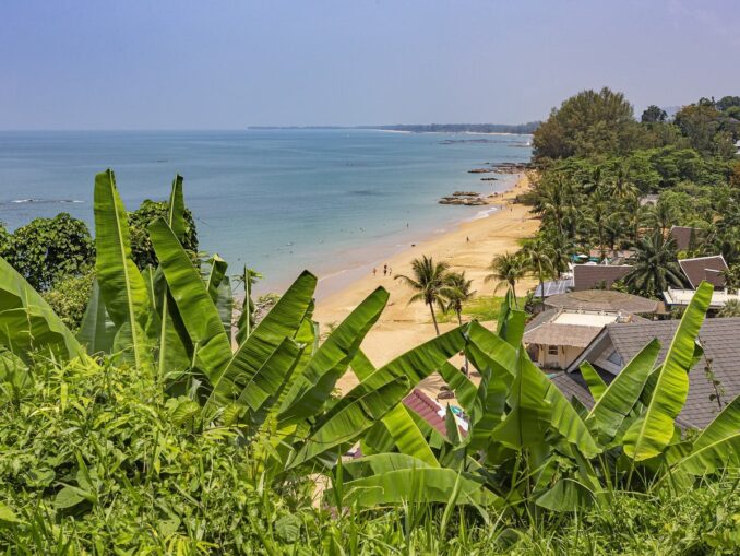 На Пхукете в декабре начинается сухой пляжный сезон