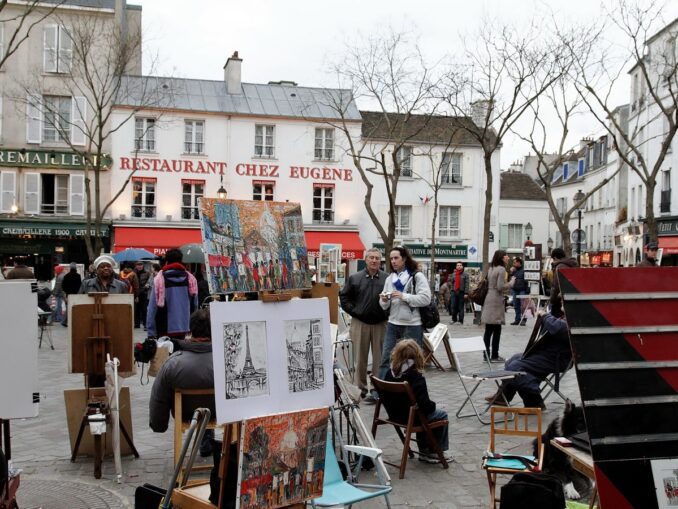 Площадь Тертр на Монмартре хочет увидеть каждый первы турист
