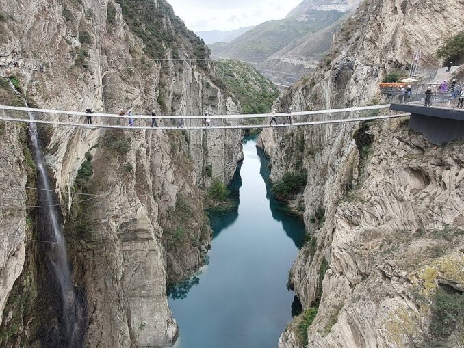 In Dagestan in November, you need to see the Sulak canyon