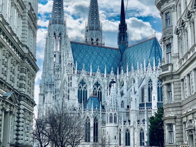 Стефансдом нужно обязательно увидеть в Вене