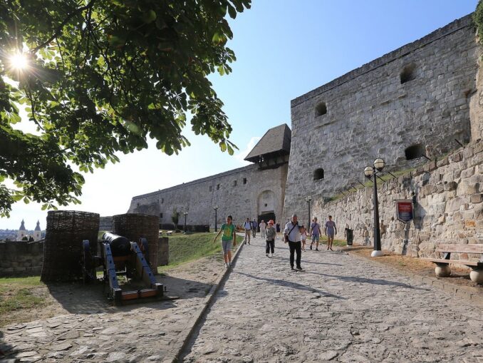 В Венгрии стоит увидеть легендарную Эгерскую крепость