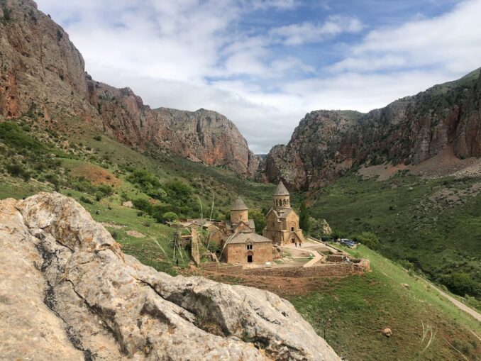 In November in Armenia, it is worth visiting the Noravank monastery 