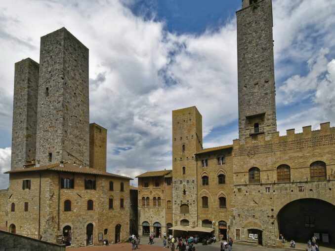 Башня Торре Гроссо - единственная открытая для посещения в Сан-Джиминьяно