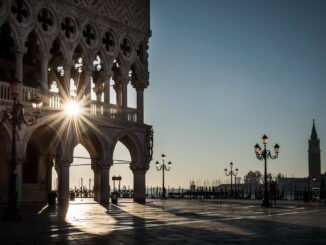 Палаццо Дукале - из Рима в Венецию можно легко добраться самостоятельно