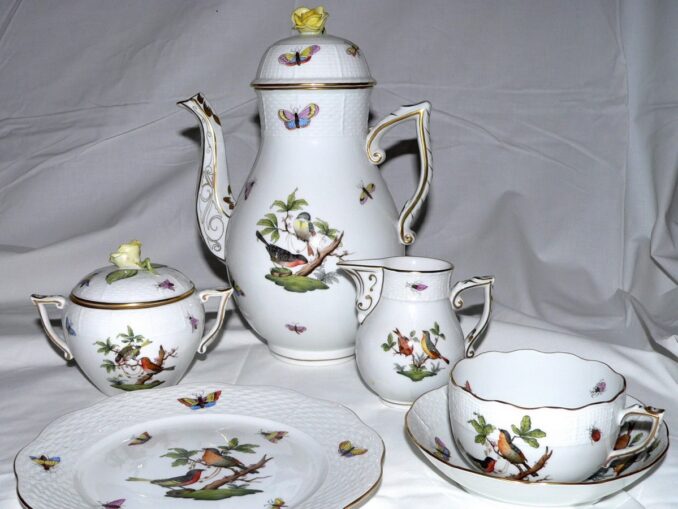 Из Венгрии можно привезти на память фарфоровые изделия