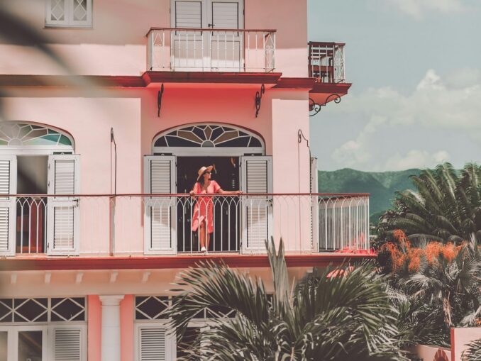 November Cuba, photo Unsplash.com/@jake Nackos Air temperature in Cuba in November drops to +27-29 degrees Celsius
