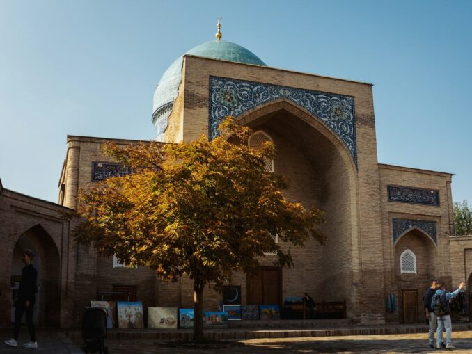 В ноябре в Ташкенте В Ташкенте в ноябре может быть тепло и солнечно