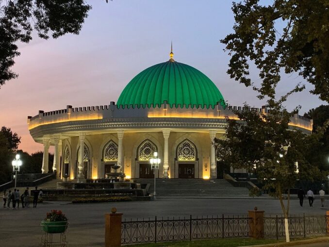 В ноябре в Ташкенте можно не одеваться слишком тепло