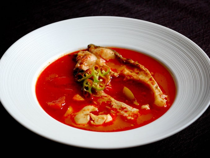 В Будапеште стоит попробовать и популярную венгерскую уху халасле