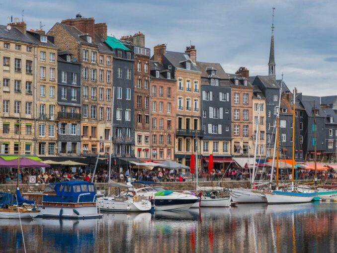 В Нормандии стоит посетить рыбацкую деревню Онфлёр