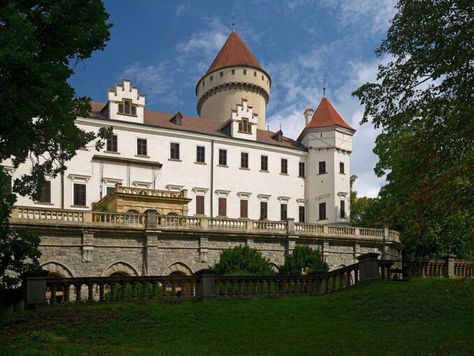 Замок Конопиште в окрестностях Праги нужно обязательно осмотреть