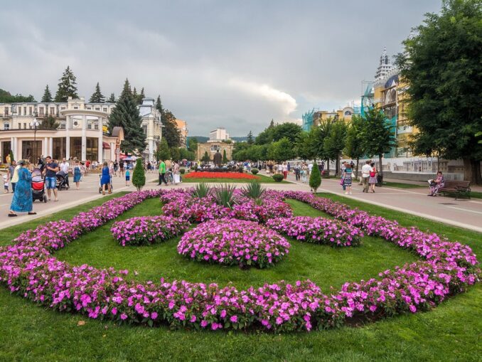 Курортный бульвар в Кисловодске, фото Алексей Задонский / Wikimedia Commons