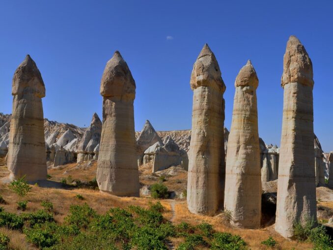 Долина Любви - самая известная достопримечательность Каппадокии