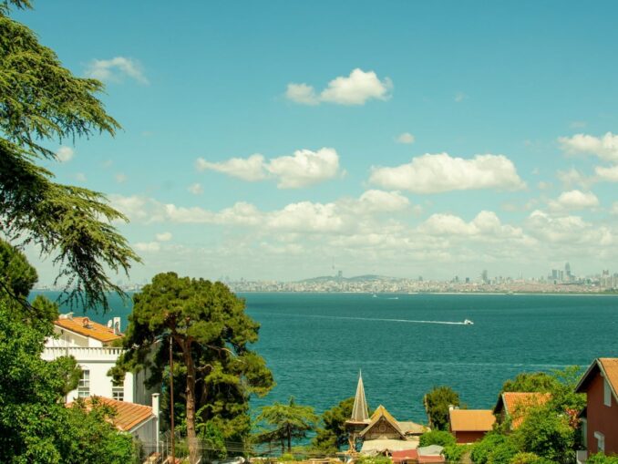 Остров Бююкада - сюда можно поехать из Стамбула на 1 день