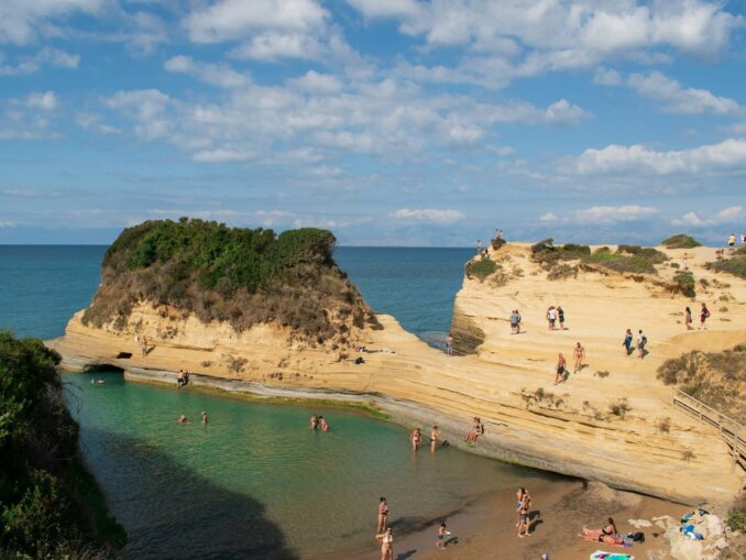 Канал д'Амур - на Корфу можно поехать и в сентябре
