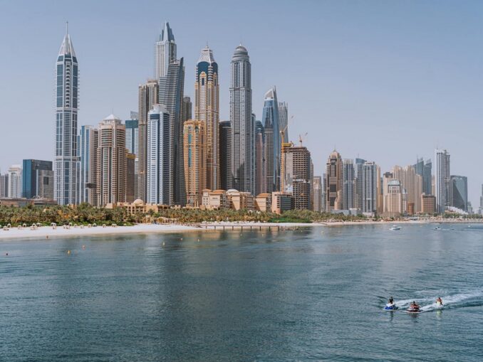 The water temperature in Dubai in May reaches +30-32 degrees Celsius