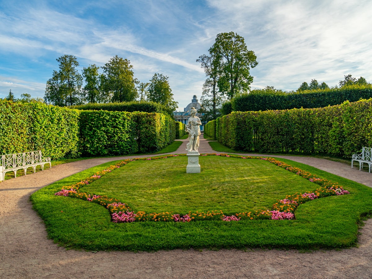 Вход в Екатерининский парк в Царском Селе в сезон - платный