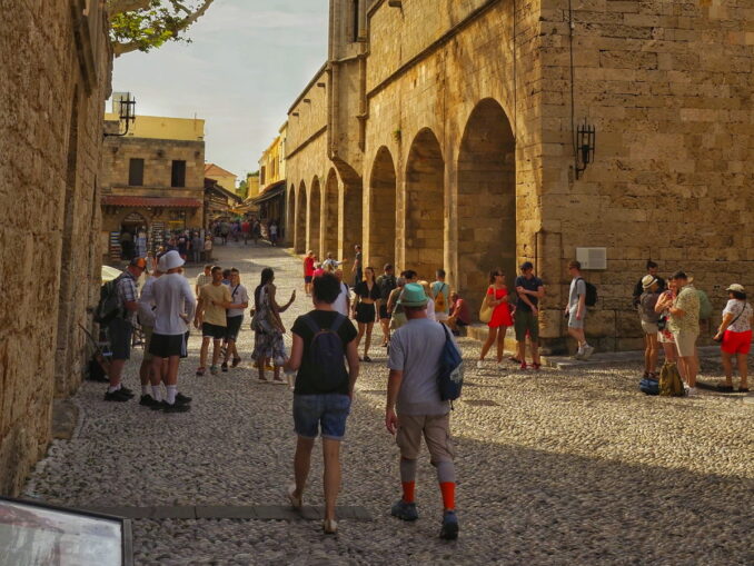 Старый город Родоса следует посетить обязательно