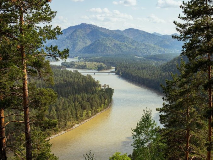 Air temperature in Altai in May can reach +25-28 ° C