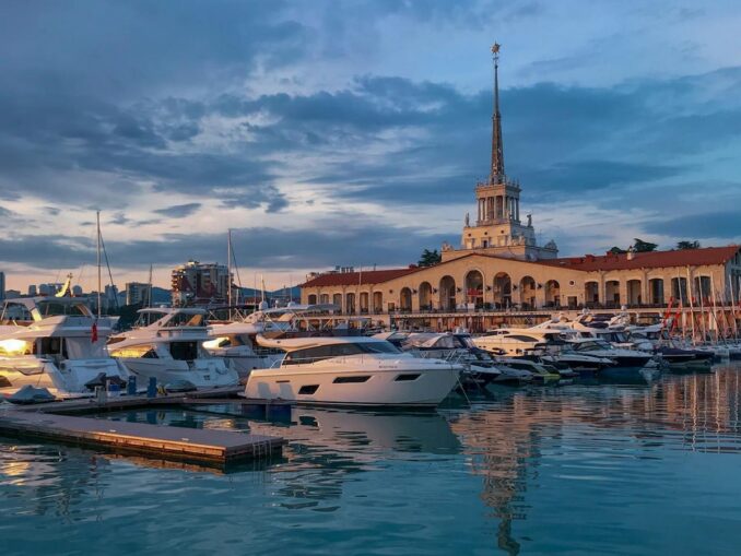Сочи в мае - стоит ли ехать на море?