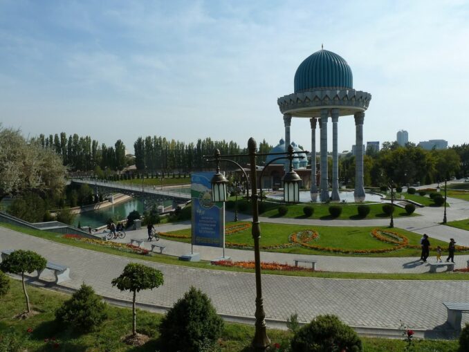 В Ташкенте в мае можно одеватья в летнюю одежду