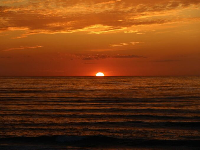 Даже осенью можно ехать в Калининград, чтобы наблюдать за закатами