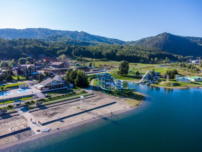 Turquoise span on Altai - a real resort