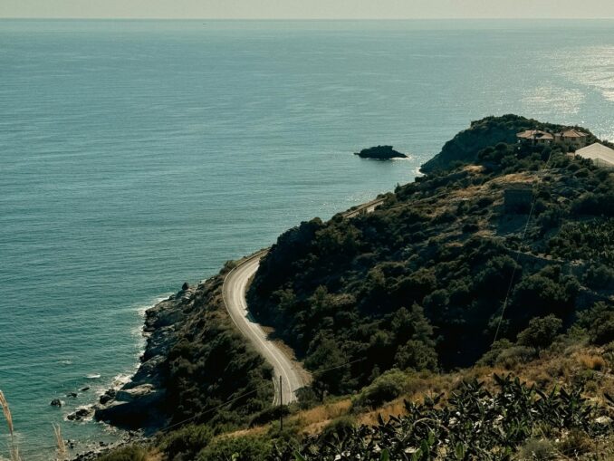 The road on the Turkish Riviera - you can get to Antalya by car