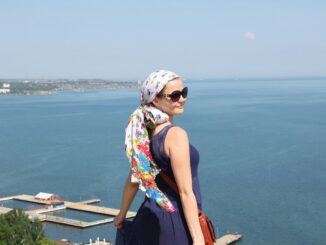 Девушка - когда лучше ехать в Крым на море?