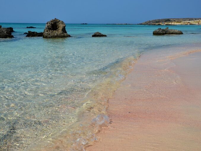 Пляж Элафониси - одно из интересных мест на Крите
