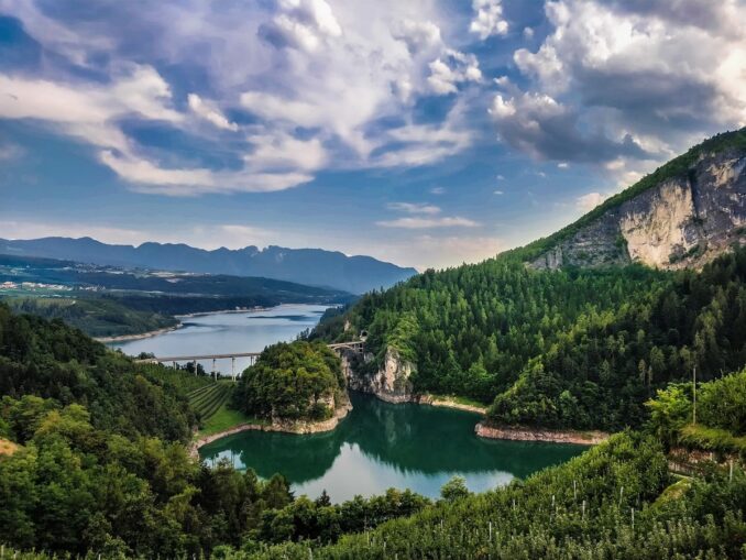 Озеро Гарда - одно из самых красивых мест в Италии
