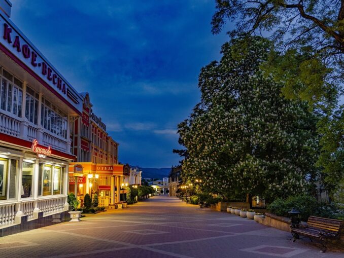 Из Москвы можно добраться до Кисловодска на машине менее, чем за сутки