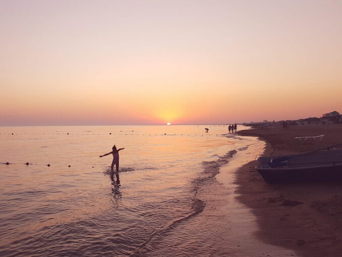 At sea in Anapa, photo @geosts/Pixabay.com Sea and beach in Anapa in June - you can swim