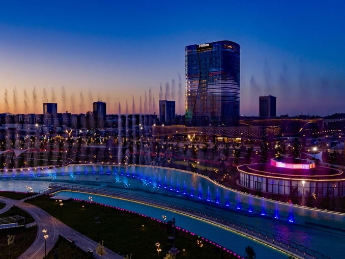 Новый Ташкент в ночной подсветке