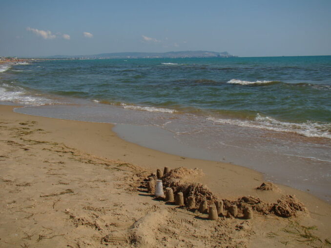 Vityazevo, Anapa, photo @Yuriy75/Wikimedia Commons Vityazevo in June is a good place for children's holidays