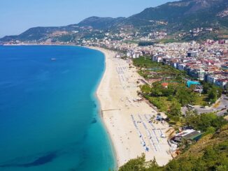 В апреле в Алании уже можно купаться