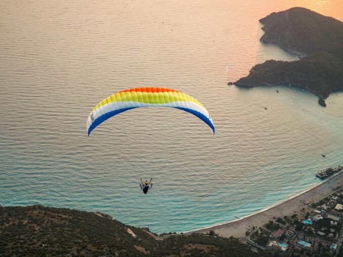 Above Alanya, photo @lennard-schubert/pexels.com Paragliding over Alanya is a popular entertainment