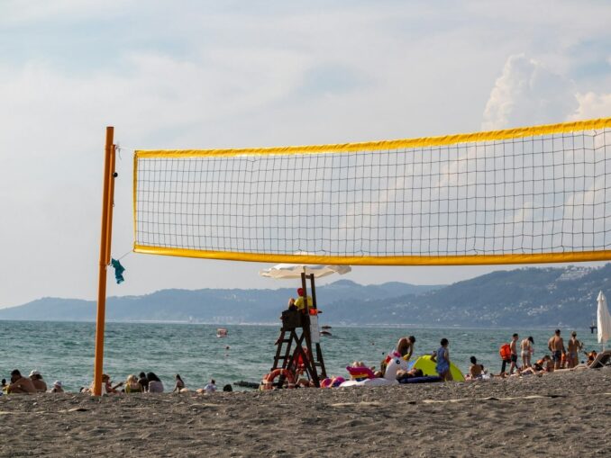 Even in early June in Sochi you can both sunbathe and swim in the sea