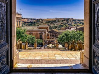 На Сицилии в мае стоит теплая, солнечная погода