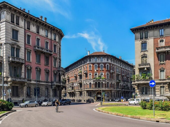 In June in Milan, hot weather is worth 