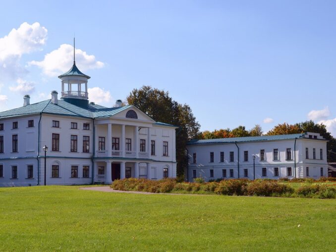 Усадьба Карабиха - одно из самых интересных мест под Ярославлем