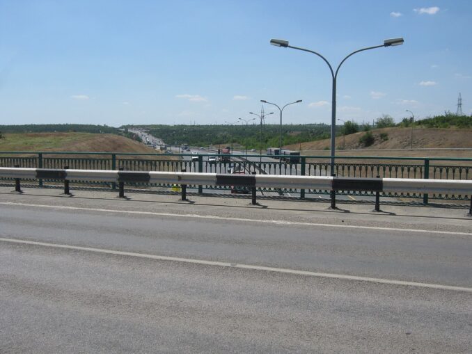 Дороги в Ростовской области по пути в Геленджик на машине