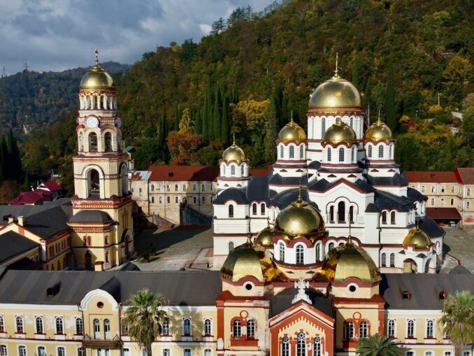 Монастырь в Новом Афоне - одна из главных достопримечательностей Абхазии