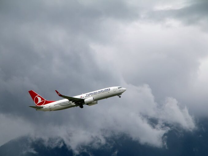 В Каппадокию из России можно прилететь на самолете транзитом через Стамбул или Анкару