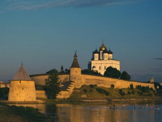 Как быстро добраться из Москвы до Псковс на машине?