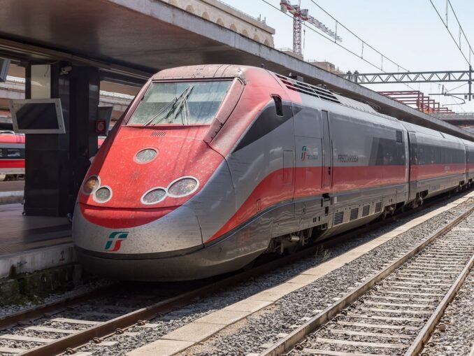 Поезд - самый удобный способ добраться из Рима до Венеции