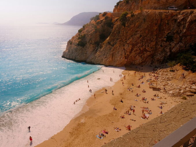 Пляж Капуташ - в Турции купаются ли в мае?