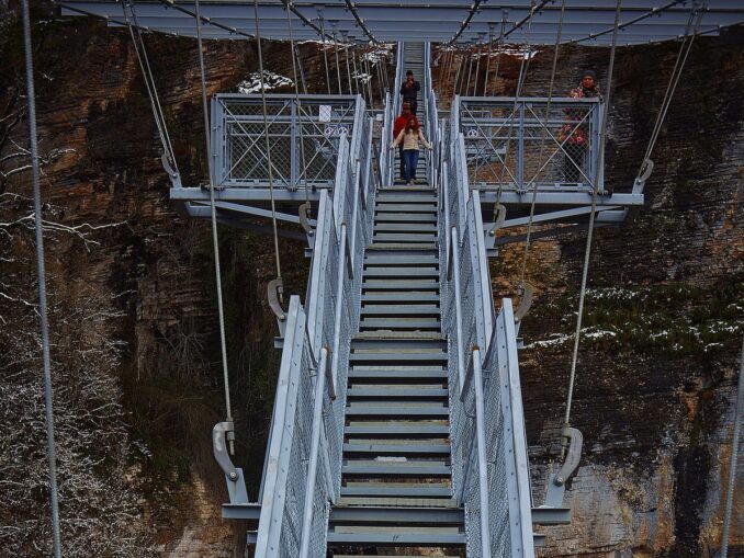 Скайпарк в Ахштырском ущелье - в ноябре в России можно хорошо отдохнуть на море в Сочи